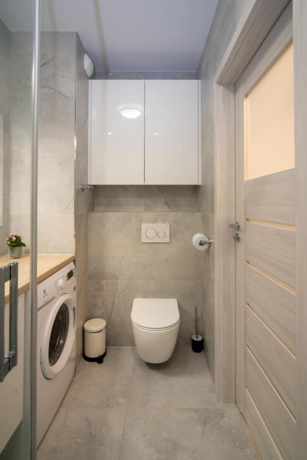 Maya'S Flats & Resorts 52 - Aura 40 กดัญสก์ ภายนอก รูปภาพ